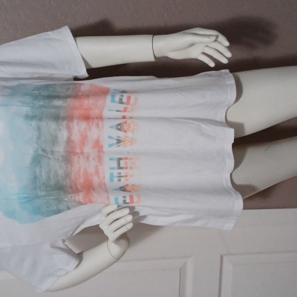 - Woman's  shirts - Picture 2 of 2